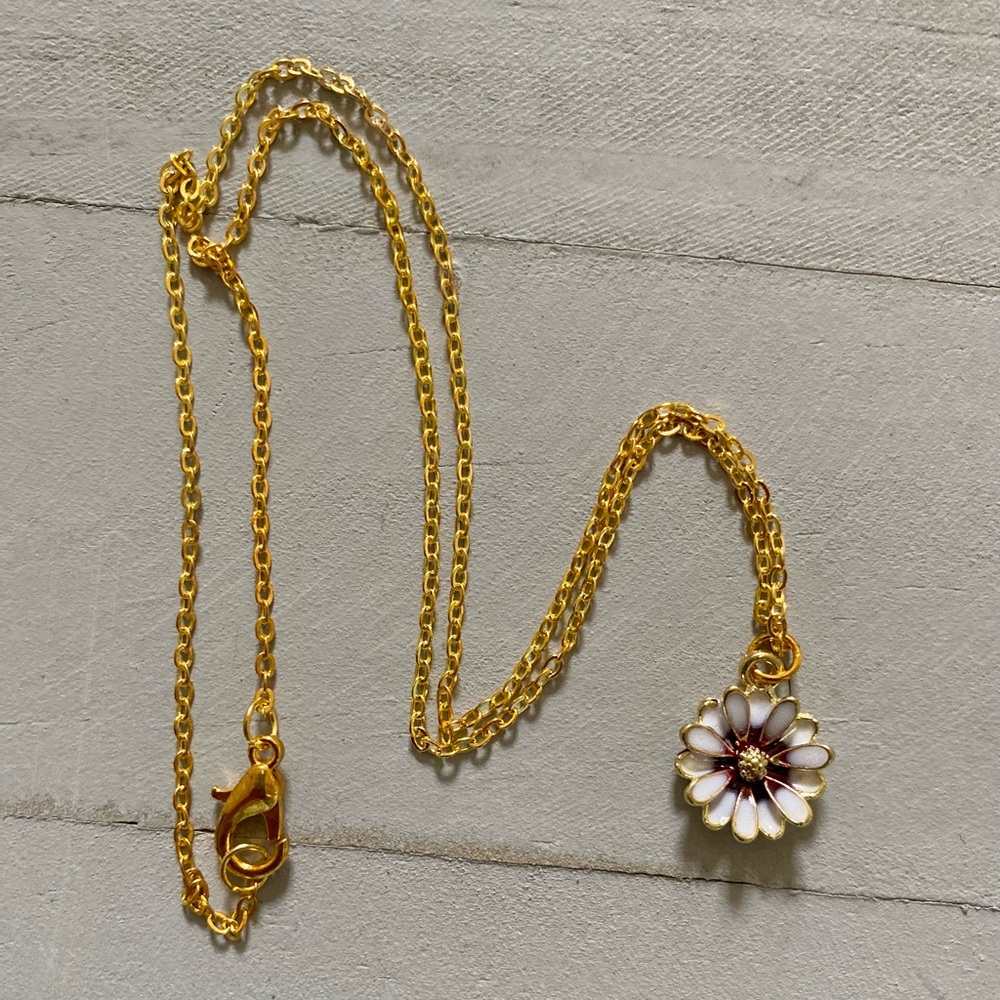 Flower charm necklace